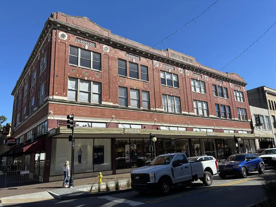 Kress Building on West Broughton Street in Savannah, not Alley Cat Lounge